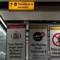 Românii, bulgarii și polonezii, vânați și reținuți ilegal pe aeroporturile din Londra. Foto Getty Images