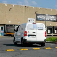 Se întâmplă și în Germania: Şeful unui subcontractor Amazon a dispărut cu salariile angajaților