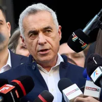 Călin Georgescu a plecat CCR. Vrea să conteste decizia BEC de blocare a candidaturii. Ce șanse are? - Foto: Profimedia images