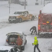 Probleme în trafic, din cauza zăpezii. FOTO: Captură video