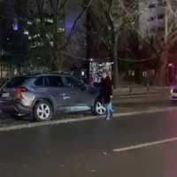 Mașină care a blocat circulația - Foto: Captura