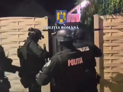 Cămătarii lui Zabar, luați pe sus de mascați. Dădeau împrumuturi cu 100% dobândă - captură Poliția Română