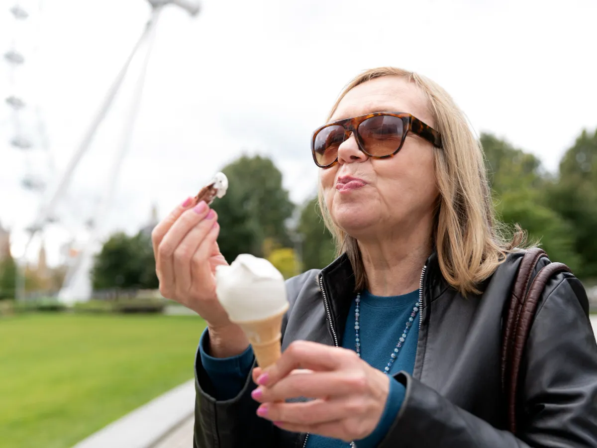 O pensionară de 75 de ani trăiește cu 600 lei pe lună. „Nu-mi permit nici măcar o cupă de înghețată”