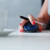 Românii nu vor mai fi umiliți la cozile de la ghișee. De când se va folosi semnătura electronică? - Foto: Freepik.com (Imagine cu rol ilustrativ)
