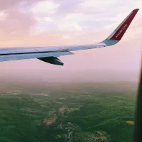 Un pasager a deschis ușa avionului în zbor - Foto: pexels.com/Dmitry Zvolskiy - Imagine cu rol ilustrativ