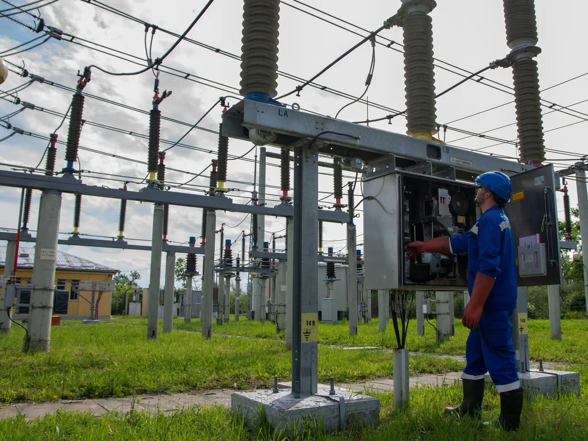 65.000 lei/lună pentru șefa de serviciu din Societatea de Administrare a Participațiilor în Energie - Foto: FB / Electrica