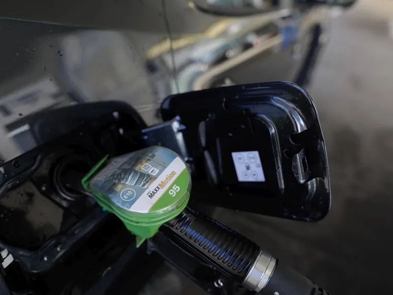 0,5% impozit pe cifra de afaceri s-ar pregăti pentru toate companiile de petrol, gaze și carburanți - Foto: INQUAM PHOTOS/George Călin