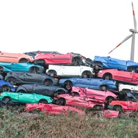 Amendă UE uriașă, pentru VW, Stellantis, Renault și alți 12 constructori auto. Cum a scăpat Mercedes - Foto: Freepik (Imagine cu rol ilustrativ)