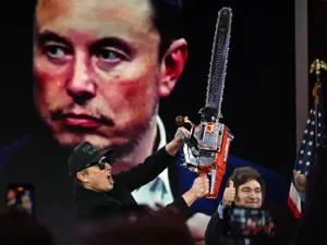 Elon Musk a scos drujba la o conferința Conservatorilor - Foto: Profimedia images