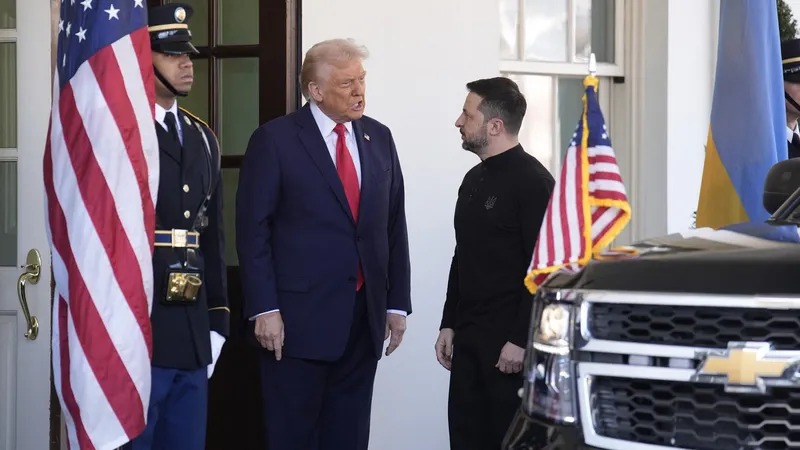 Trump îl amenință pe Zelenski în privința acordului mineralelor: Dacă o face, va avea mari probleme - Foto: Profimedia images