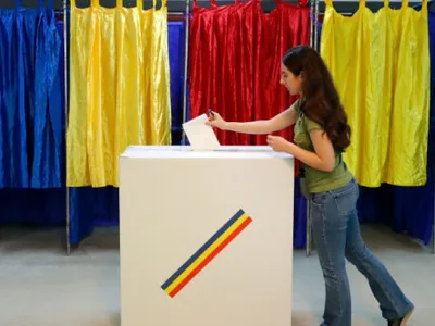 Pe cine ar vota românii dacă duminică ar avea loc alegeri. Un singur partid a crescut în preferințele de vot în ultima lună