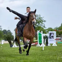 Karpatia Pony Show 2023 începe pe 1 Iunie, cu o paradă de cai și ponei și acrobații călare - Foto: Facebook/Karpatia Pony Show