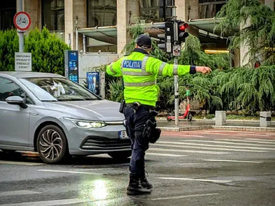 Polițist în intersecție - Foto: Poliția Capitalei (rol ilustrativ)