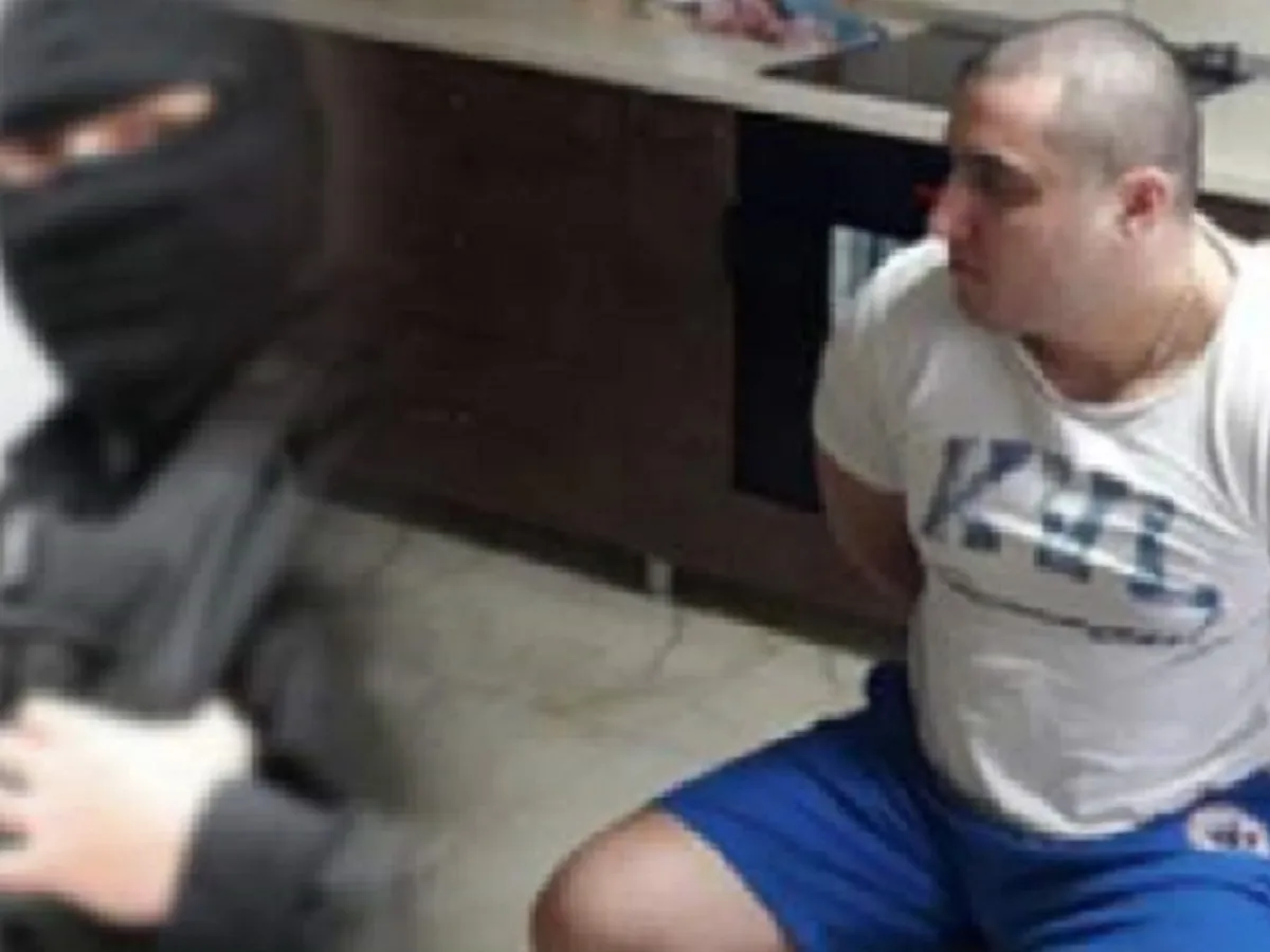 Interlopul Huțuleac l-a atacat cu sabia pe un polițist Foto: captură spy news