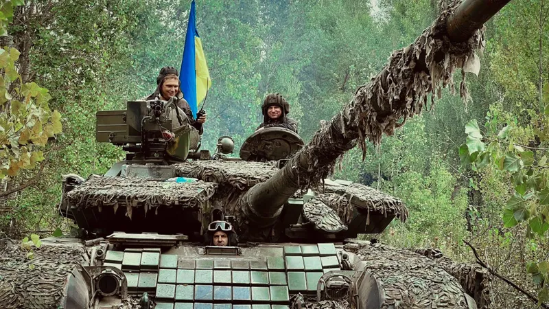 Un singur tanc ucrainean a distrus o coloană întreagă de blindate rusești și un tank în Donețk - Foto: Profimedia images