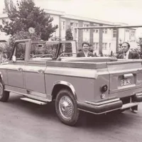 Aro 304 Cabrio, limuzina tip „Papamobil” în care lui Ceaușescu i-a fost frică să se urce. - Foto: Facebook/Valeriu Stoian
