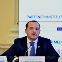 Concedii medicale luate în preajma sărbătorilor legale. Rogobete trimite Corpul de control - Foto: Facebook / Alexandru Rogobete