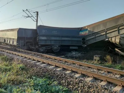 9 vagoane ale unui tren CFR plin cu cărbune au deraiat. / Foto: cronicaolteniei.ro