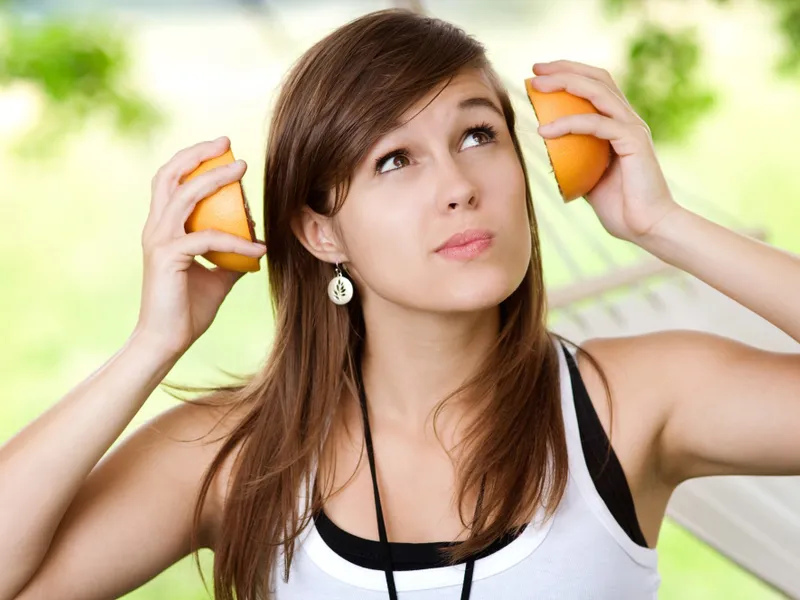 Piersicile, fructele de sezon care curăță colonul și sunt pline de vitamina A. Le bei mai mult - Foto: Freepik (imagine cu rol ilustrativ)