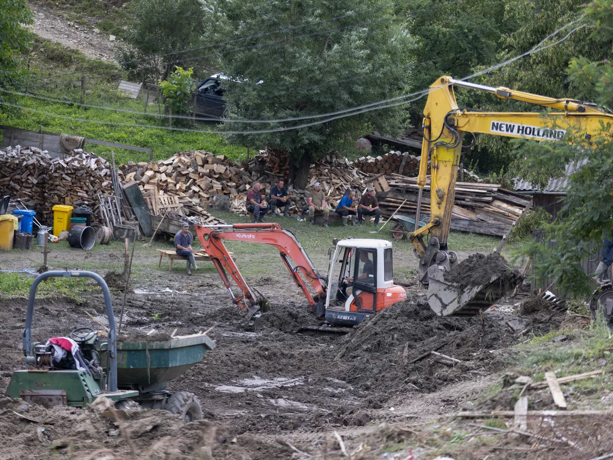 Cod galben de inundaţii pentru râuri din patru judeţe, până duminică dimineaţa. Unde lovesc apele