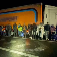 Încă un lot de migranți în vama Nădlac II. Peste 90 de cetăţeni străini, au încercat să treacă vama - Foto: Poliția de Frontieră
