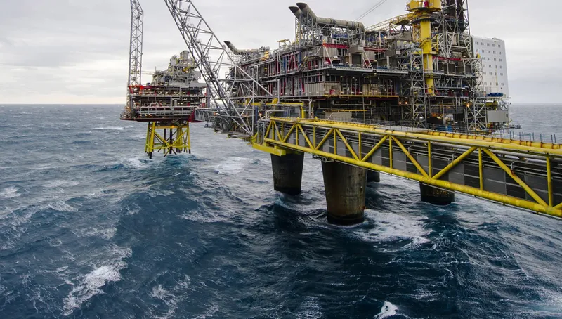 Platforme petrol Marea Nordului, atacate de ruși - Foto: Profimedia Images (imagine cu rol ilustrativ)