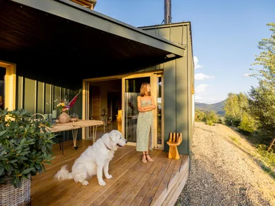 Amendă 100.000 lei dacă locuiești într-o casă din containere și nu ai autorizație. Cum să locuiești legal? - Foto: Freepik (Imagine cu rol ilustrativ)