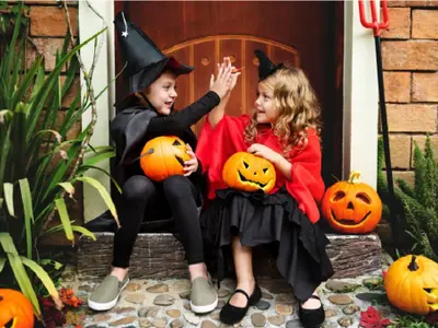 Cât costă să-ți surprinzi copilul cu o mini-vacanță terifiant de atrăgătoare de Halloween 2024 - Foto: Freepik.com (rol ilustrativ)