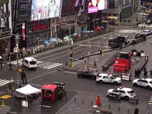 Împușcături în Times Square: o fetiță de 4 ani lovită în picior și doi trecători răniți. / Foto: fox8.com