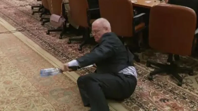 Eugen Nicolicea, după o ședință la Parlament Foto: Captură video