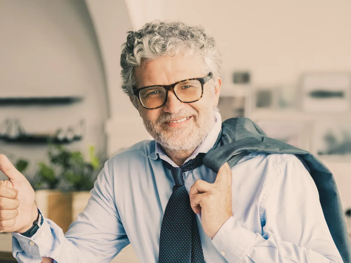 Pensionar cu 5.300 lei pensie va avea cu 700 lei mai puțin la recalculare. Câte puncte bonus a avut? - Foto: Freepik
