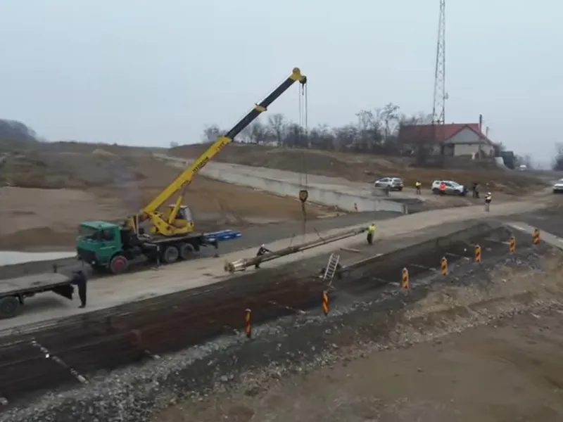 Au repornit lucrările pe lotul din Autostrada Transilvania început de Bechtel acum 20 ani - Foto: captură video