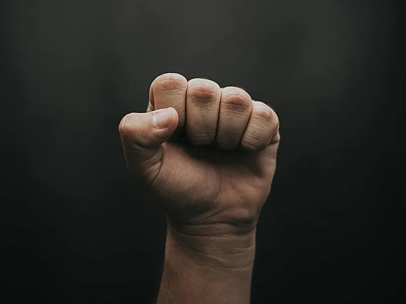 Cum se fac afacerile cu clanul Corduneanu. Bani ceruți împrumut cu amenințări - Foto: Pexels/Luis Quintero
