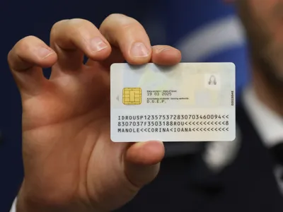 Speciment carte de identitate electronică - Foto: INQUAM PHOTOS/George Călin