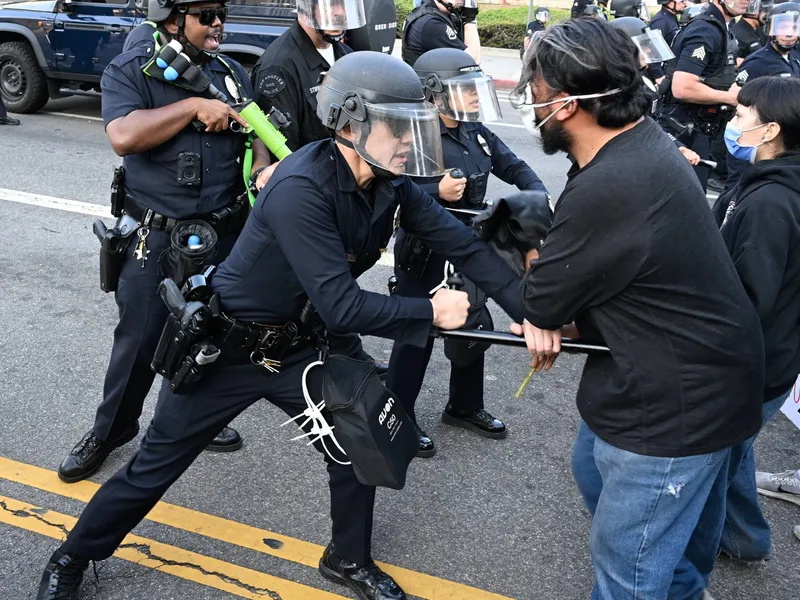 VIDEO După Los Angeles, Trump pregătit să trimită armata și în alte 50 de state, chiar de ziua lui Foto: profimediaimages.ro