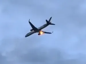 Clipe de groază în Corfu. Avion cu 250 de pasageri, aterizare forțată după ce un motor a luat foc - Foto: X/ @FlightModeblog