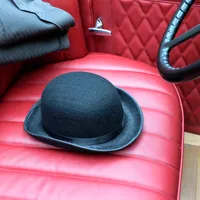 Concursul de Eleganță Sinaia este locul de întâlnire al tuturor pasionaților de vehicule istorice și miros proaspăt de benzină.