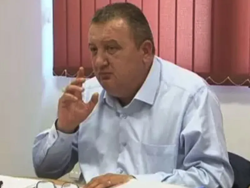Şeful autorităţii comunitare a câştigat 42.000 de euro. Ministrul vrea să-i taie leafa - Foto: Campus TV