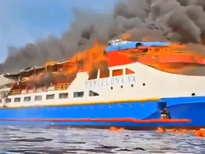 Incendiu pe un feribot. 568 de oameni salvați, 3 morți, inclusiv o femeie însărcinată - Foto: X/@Top_Disaster