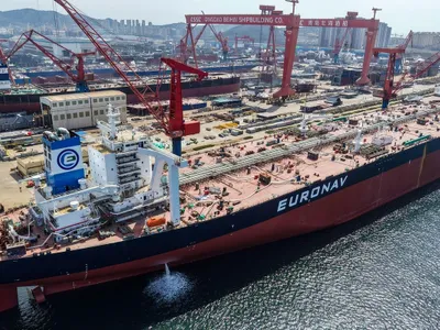 Șantierul naval Qingdao constructor de nave container, vrachiere și petroliere - Foto: Profimedia Images