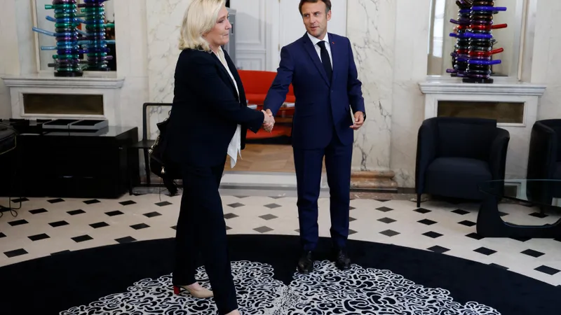 Macron, „spulberat” la europarlamentare. Extrema dreaptă, de 2 ori mai multe voturi ca partidul său - Foto: Profimedia Images
