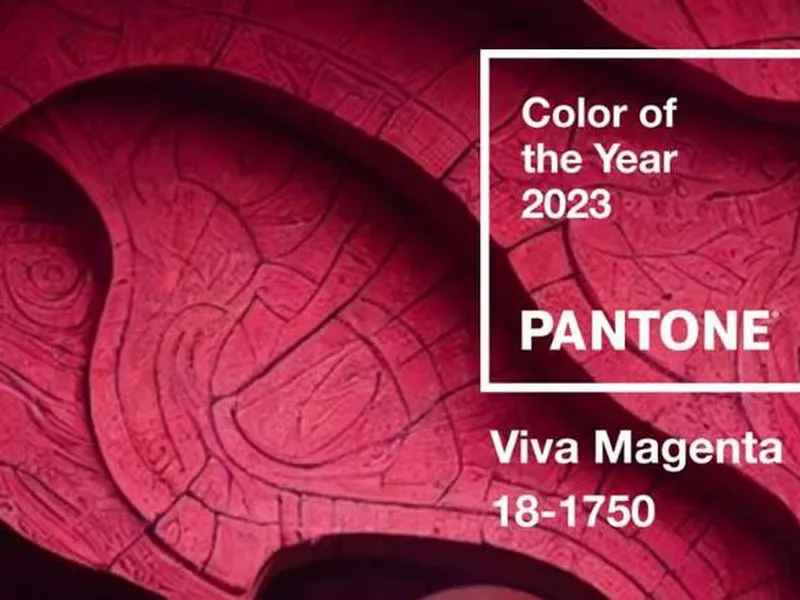 Viva Magenta, un „roșu purpuriu animat”, culoarea anului 2023. / Foto: Pantone