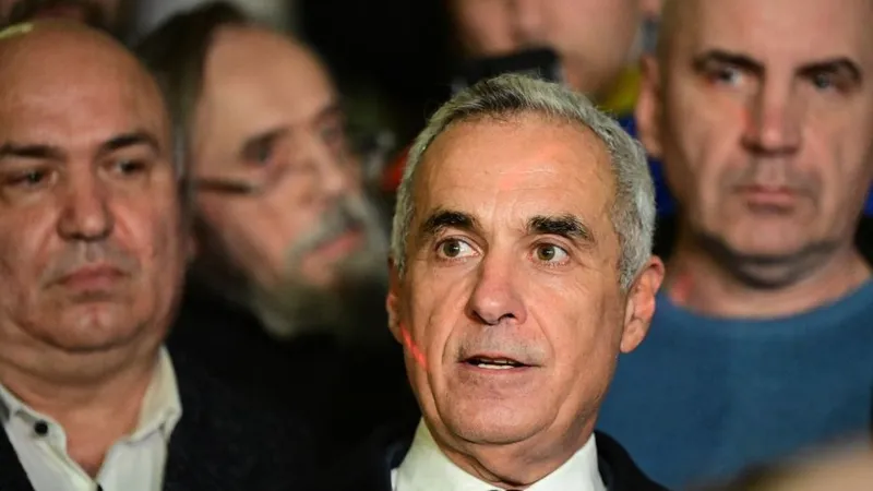Călin Georgescu vrea întoarcerea în comunism. Cât câştigam în 1989 şi ce puteam să facem cu banii? - Foto: Profimedia Images