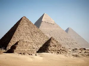 Unul dintre cele mai vechi mistere ale lumii, rezolvat. Cum au fost construite piramidele din Giza? - Foto: Profimedia images