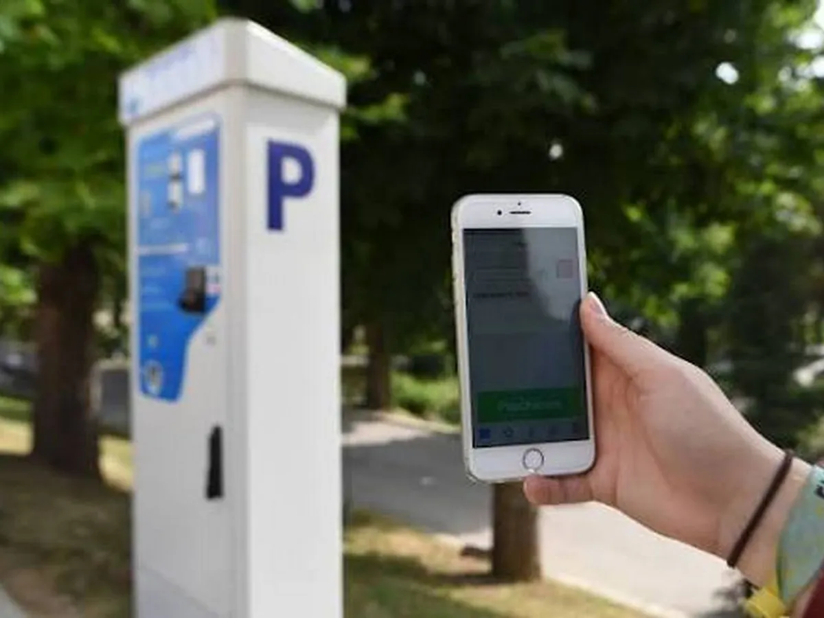 Escrocherie prin SMS, privind plata taxei de parcare, în numele TPARK - Foto: Facebook (Imagine cu rol ilustrativ)