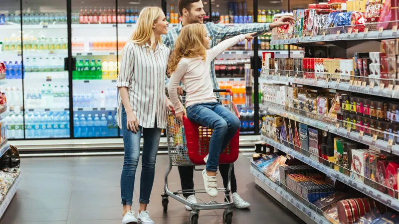 Între ce ore vor mai putea merge românii la supermarket în weekend? Anunțul oficial al guvernului - Foto: Freepik