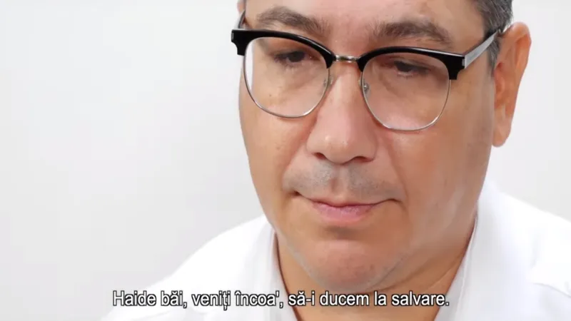 Ponta uitându-se spre Colectiv