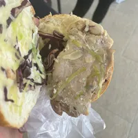 Copii duși de urgență la spital după ce au primit mâncare stricate la școală. „Carne mucegăită” - Foto: TeleM Iasi