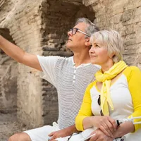 Pensie cu 90€ mai mare pentru românii din Spania. Ce bani iau pensionarii în România în 2025? - Foto: Freepik.com (rol ilustrativ)
