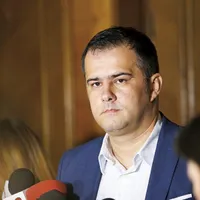 NEPROFESIONIȘTI Oamenii trimiși de PSD, ALDE și UDMR în comisia SRI preferă să slujească interesul șefilor lor, a declarat deputatul Lucian Viziteu